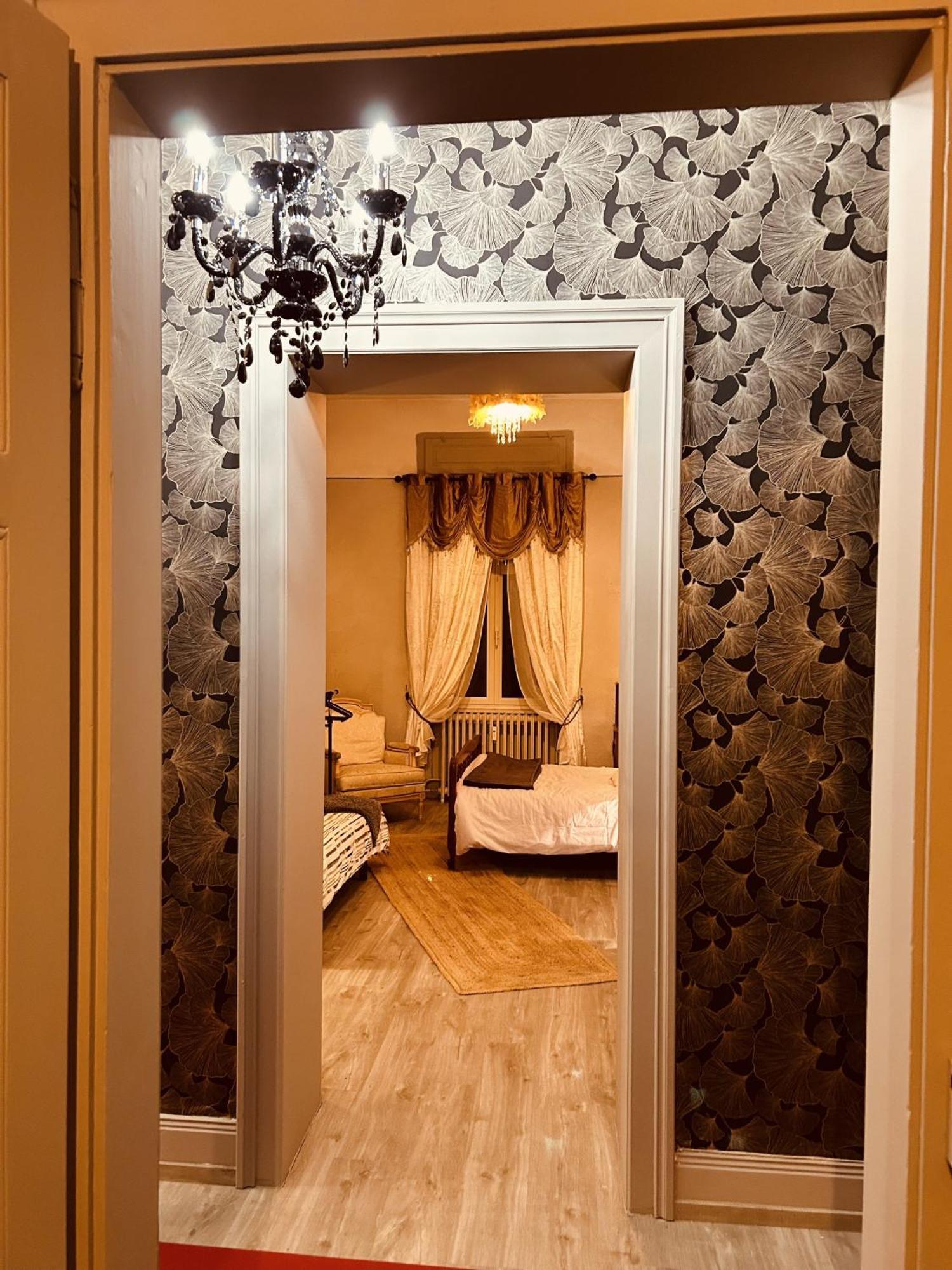 Апартаменты La Mariefacture - Comme A L'Opera Нёф-Бризах Экстерьер фото