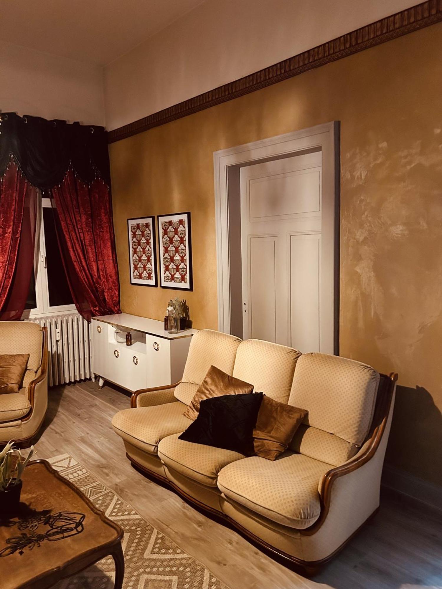 Апартаменты La Mariefacture - Comme A L'Opera Нёф-Бризах Экстерьер фото