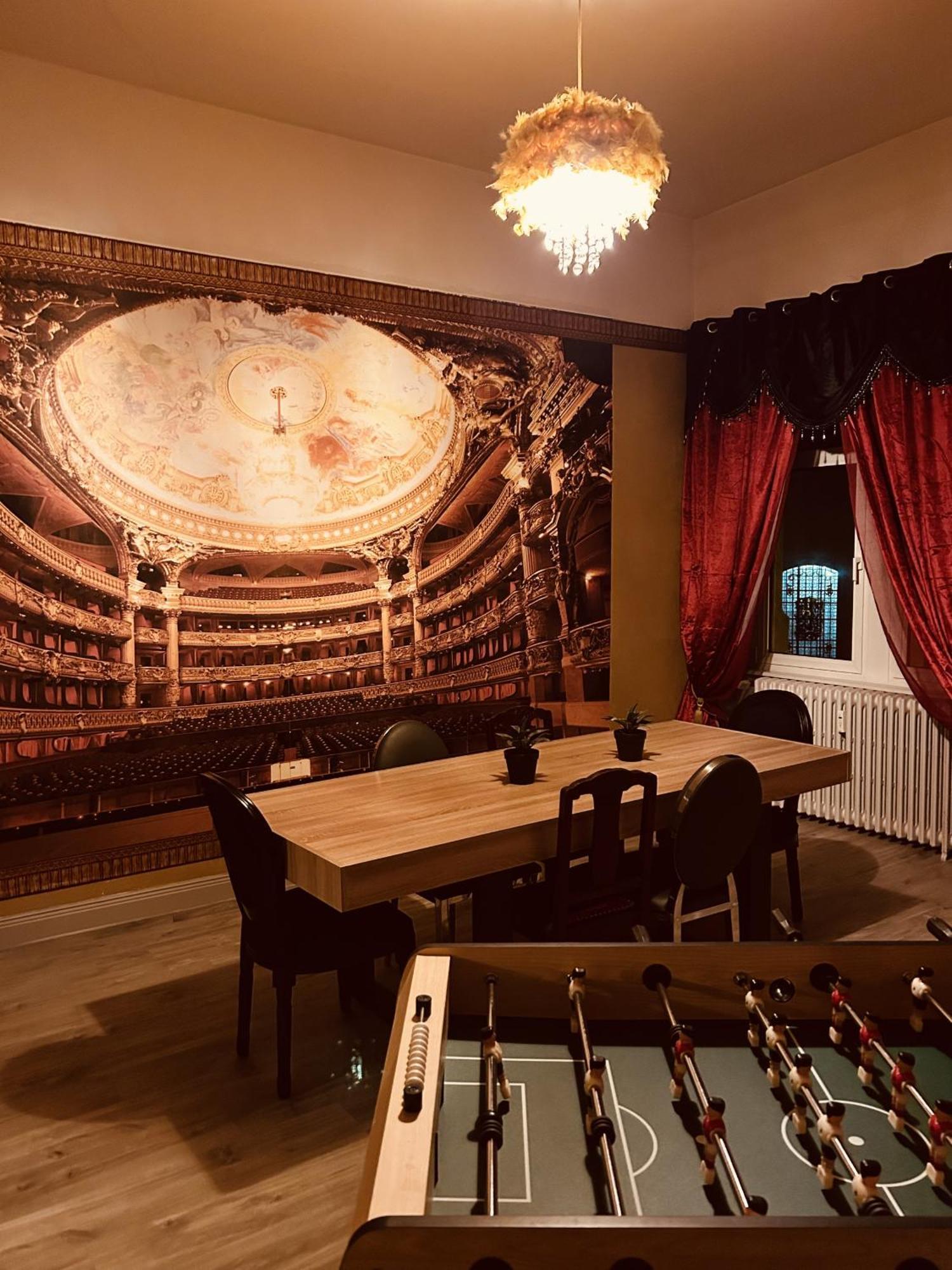 Апартаменты La Mariefacture - Comme A L'Opera Нёф-Бризах Экстерьер фото